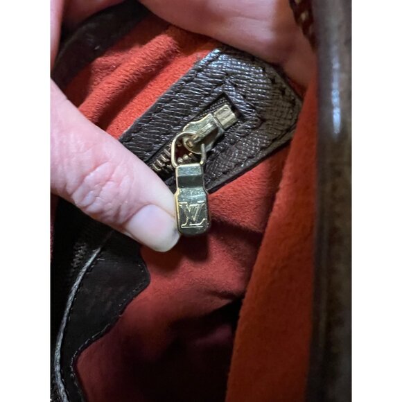 Louis Vuitton Damier Marais PM Bucket Bag - Picture 14 of 16